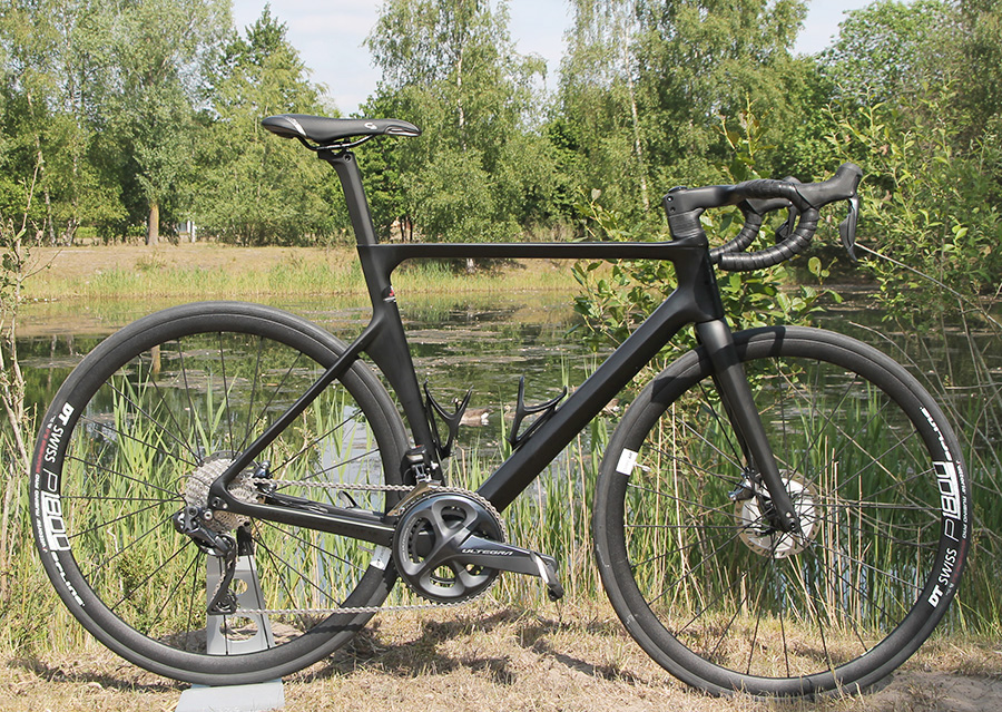 Complete Bike Built With LightCarbon LCR015-D Road Frameset